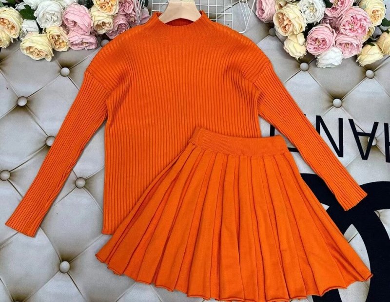 Women Skirt Sets Autumn Striped Round Neck Knitted Sweater High Waist Mini Pleated Skirt Two Piece Sets Fashion