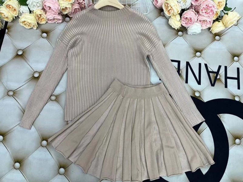 Women Skirt Sets Autumn Striped Round Neck Knitted Sweater High Waist Mini Pleated Skirt Two Piece Sets Fashion